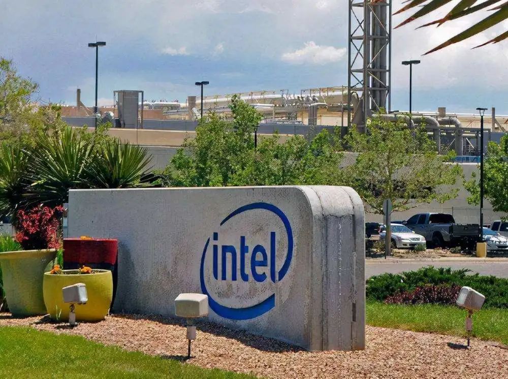 英特爾找到金主，共同建設(shè)300億錢德勒工廠(圖1)