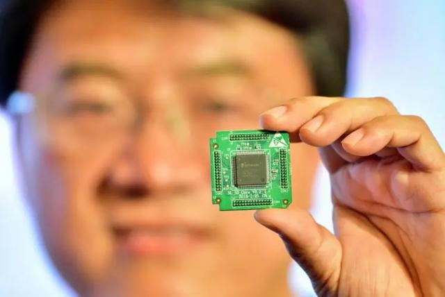 2024年，中美7月芯片出口額斷崖差距：美國(guó)154億，中國(guó)是多少？(圖14)