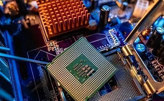 白宮終于忍不住了，中國(guó)高端芯片出口破萬(wàn)億，同比增長(zhǎng)20.3%(圖2)