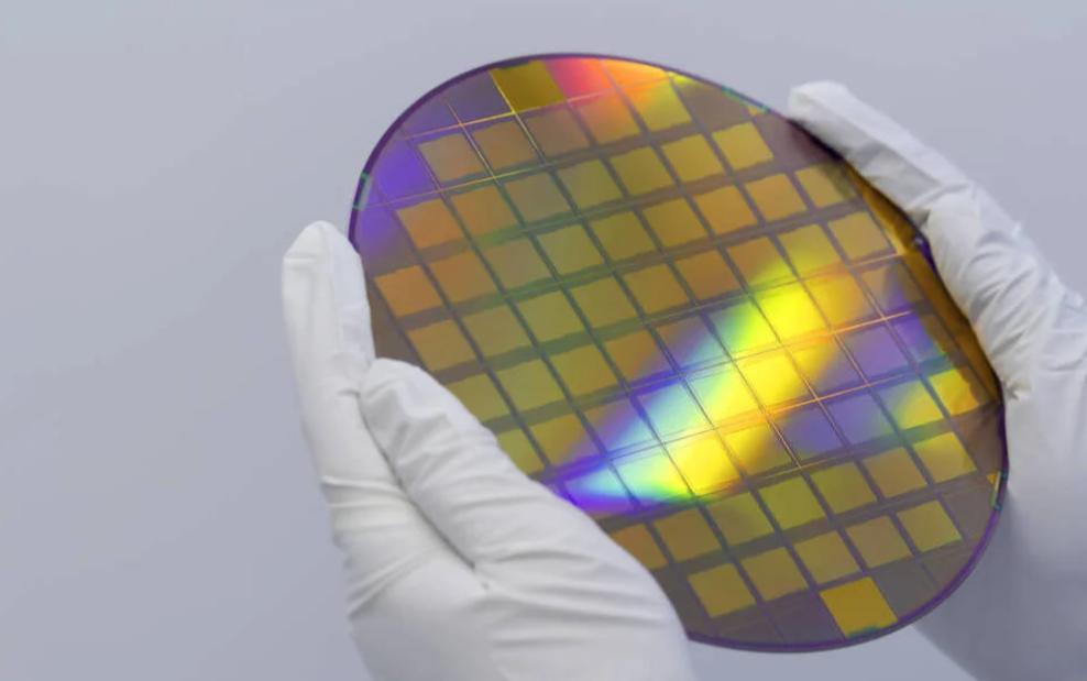 中國(guó)市場(chǎng)一夜“歸零”？英偉達(dá)黃仁勛發(fā)出警告，國(guó)產(chǎn)芯片廠商迎來(lái)轉(zhuǎn)機(jī)(圖3)