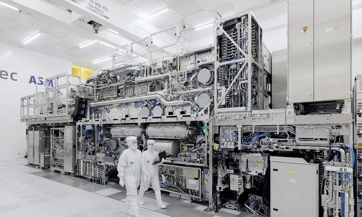 2025芯片大戰(zhàn)迎來分水嶺，中方警告全球“配合美國禁令就是違法”，美媒承認中國超越時刻已到(圖7)